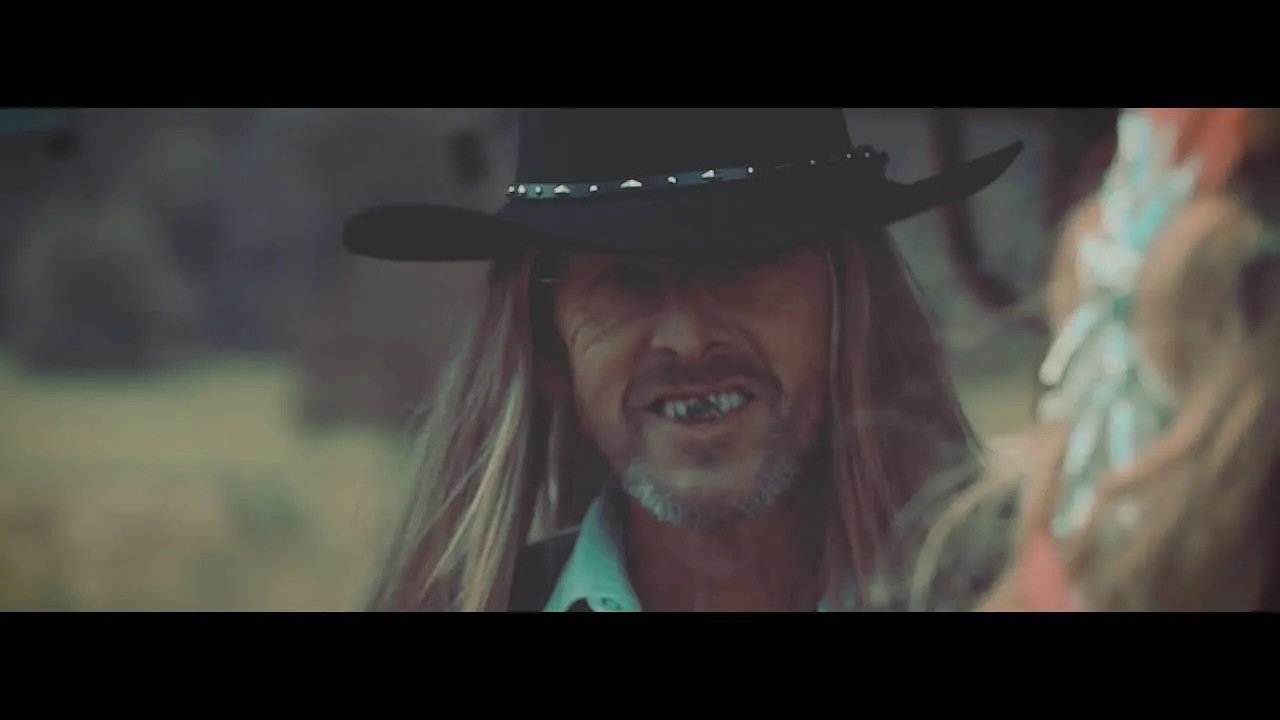 Vorschaubild des Musikvideos „Jetzt oder nie“